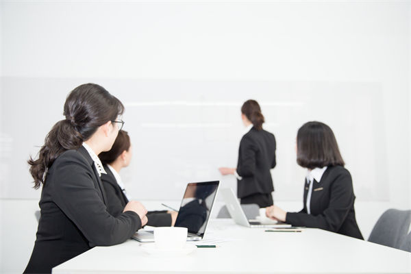 人力資源該管控還是賦能？多數(shù)企業(yè)都踩錯了管理節(jié)奏！