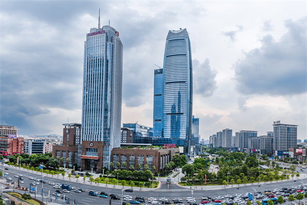 企業(yè)卡在增長(zhǎng)瓶頸管理老套，東莞管理咨詢能劈開新路嗎？